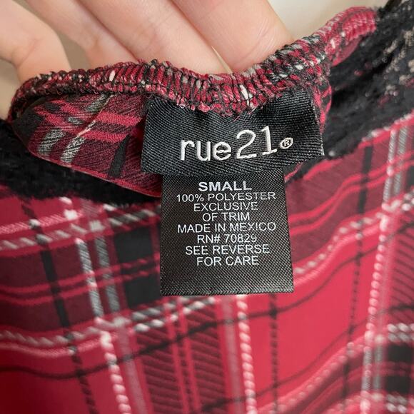 Rue21 Red Plaid Camisole S Womens Sleeveless Lace Trim Satin Lightwegiht - Picture 3 of 3